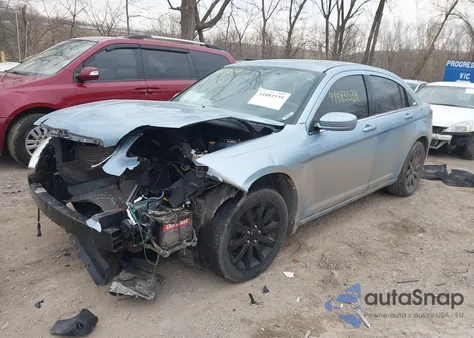 2012 Chrysler 200 Touring z USA, uszkodzony, nr VIN 1C3CCBBB9CN144527